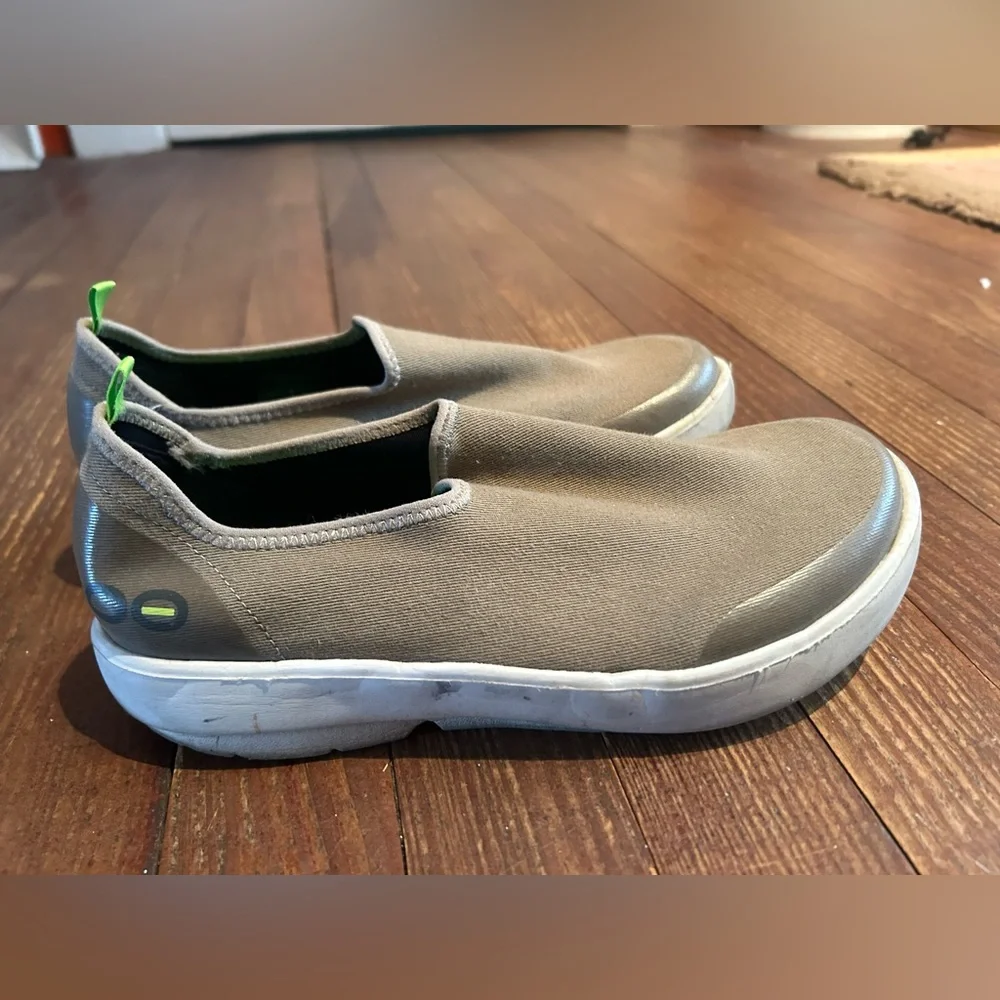 OOFOS Women’s Taupe & Black Slip-On Sneakers - Picture 5 of 10